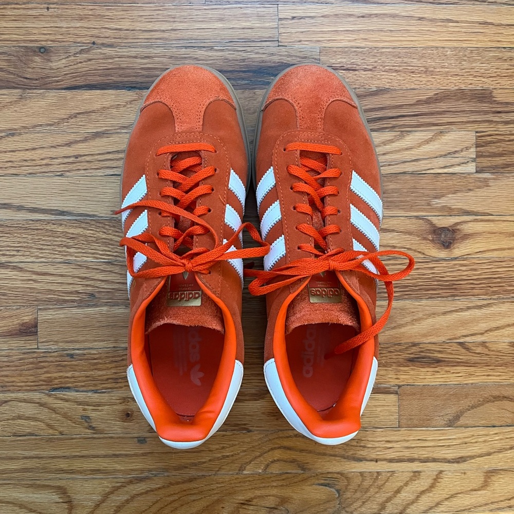 Adidas - Gazelle Bold Sneakers in Collegiate
Orange Gum - Size 10.5 (women’s)